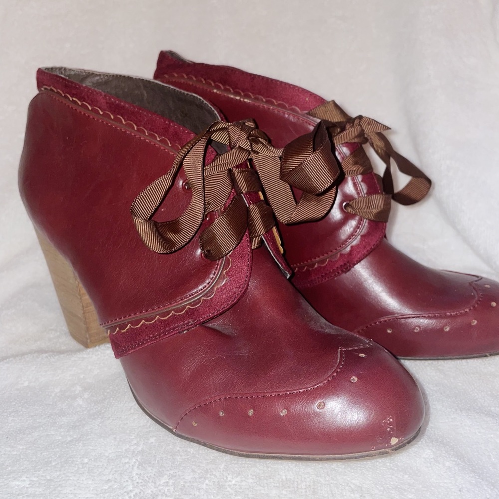Chelsea Crew Ankle Boots